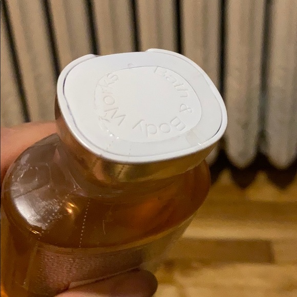 💥SOLD💥Bundle, Bath and Body Works Shower Gel - Picture 7 of 8